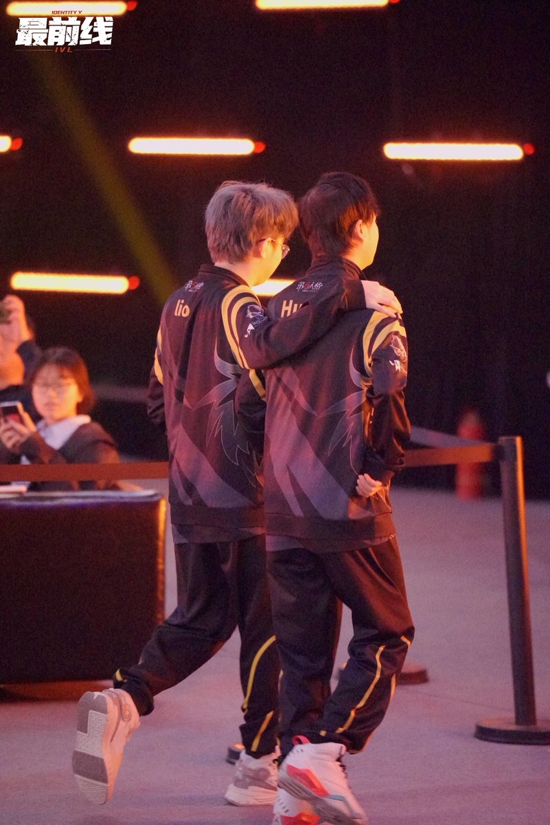 WolvesIDV_Intl's tweet photo. 📸 Pictures from today's match taken and posted by IVL Frontliner on Weibo 💛
#Wolves_COAVI
(1/2) https://t.co/z6HN4WCTQa