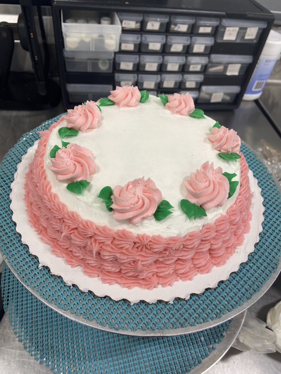 cake I made at work yesterday 😍