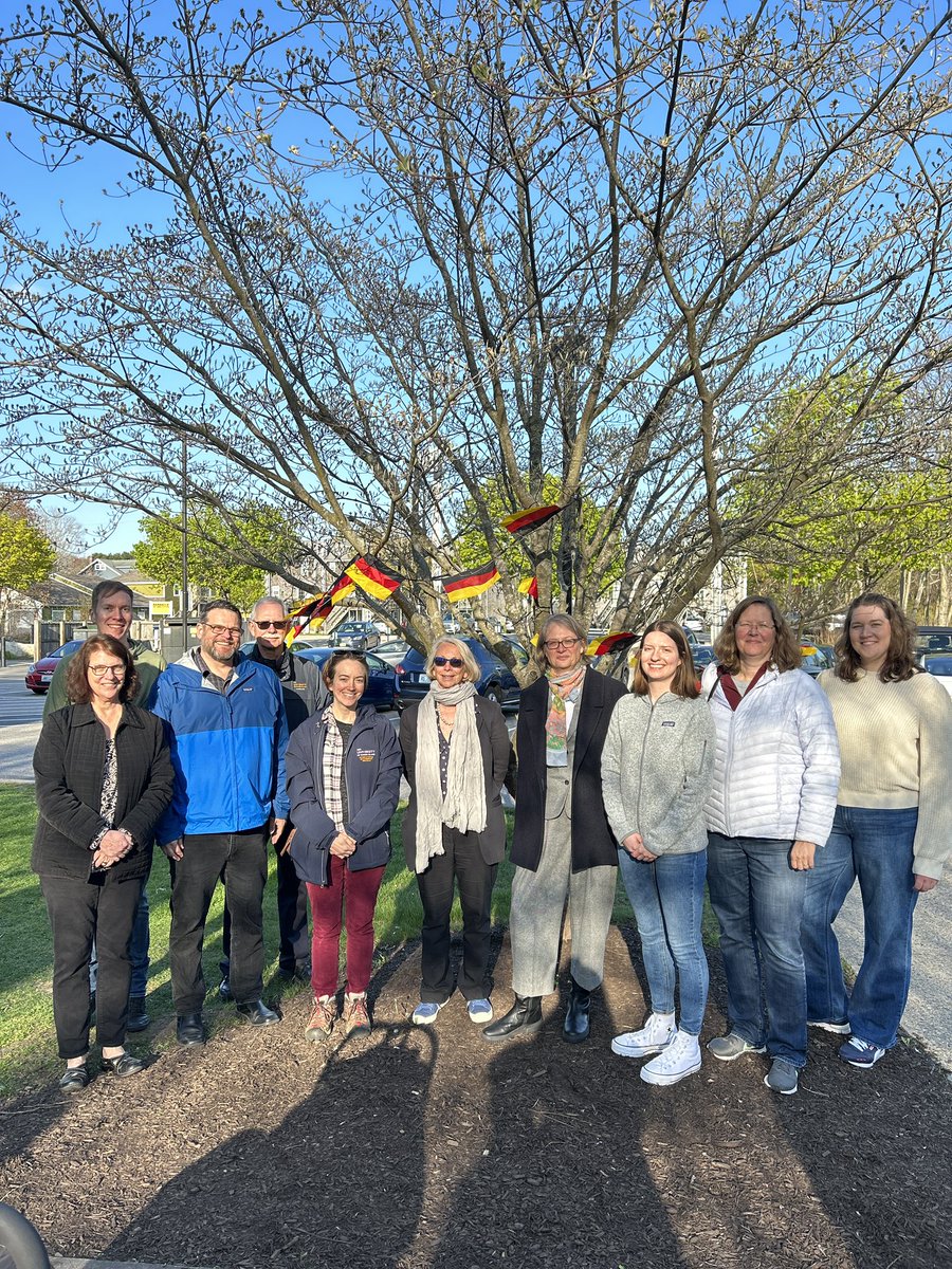 GermanyinBoston's tweet image. CG Kreibich was happy to join @UniversityofRI 🇩🇪 students for a fun afternoon of “angrillen”. Great to learn about the successful, @IntEngProgURI, wherein students earn a degree in a foreign language &amp;amp; engineering simultaneously, preparing the next generation of global engineers.