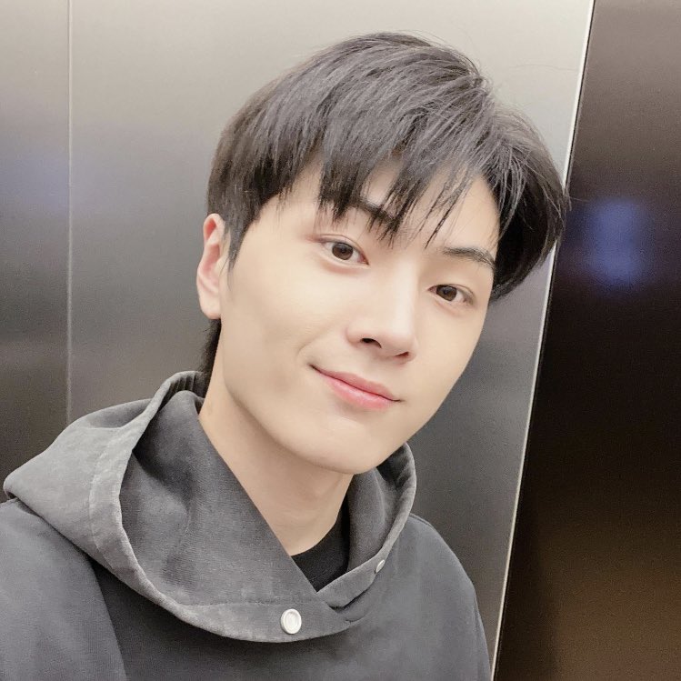 heeheelee2001's tweet photo. Jay’s Weverse update ✌️🤍

#ENHYPEN_4thMiniAlbum #ENHYPEN #ENHYPEN_JAY #JAY #ENGENE #DarkBlood https://t.co/2wyTwouhSo