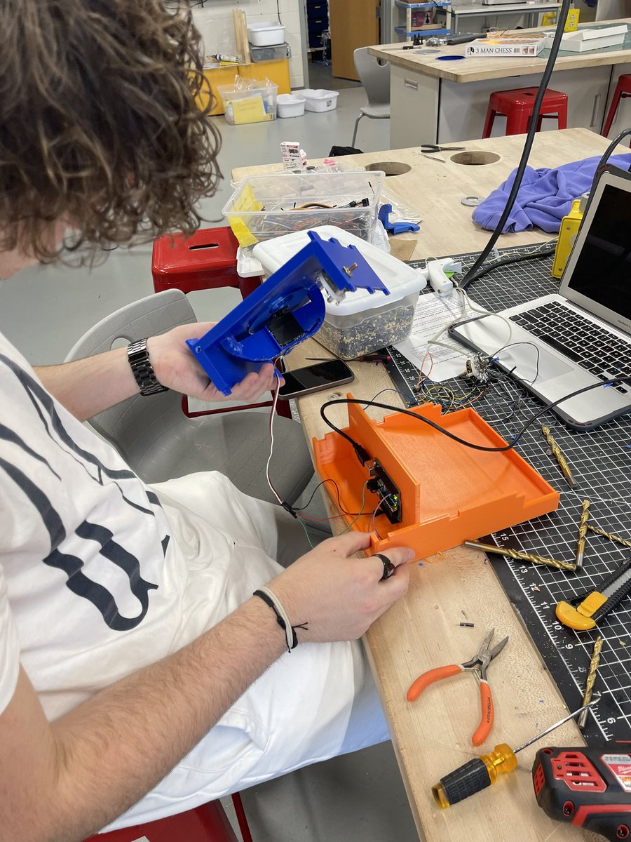 PackerEngineers's tweet image. SHS EGR 3 Team “Hungry Chickens” have finished their 3D printed body for the third reiteration of their solar automated feeder…now time to install the new and improved electronics @OfficialSHSPack