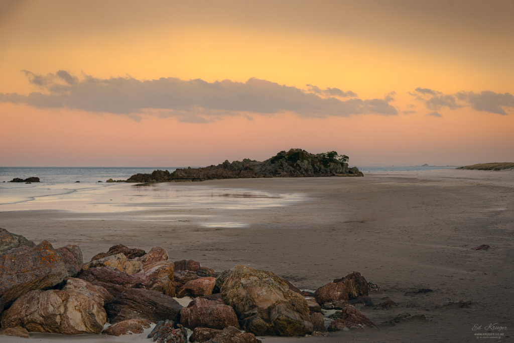 Ed_Kruger's tweet photo. Sunset at Mt Maunganui, New Zealand

#edkruger #ed_kruger #travelphotography #travel #newzealand #nz #sunset #mtmaunganui #tauranga #sea #seascape https://t.co/xDFicq4lcl https://t.co/PvvbOsed67