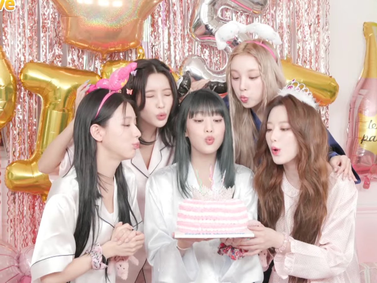 forever and always💜❤️

#5YearsWithGIDLE 
#5년째_네버랜드_속_아이들로