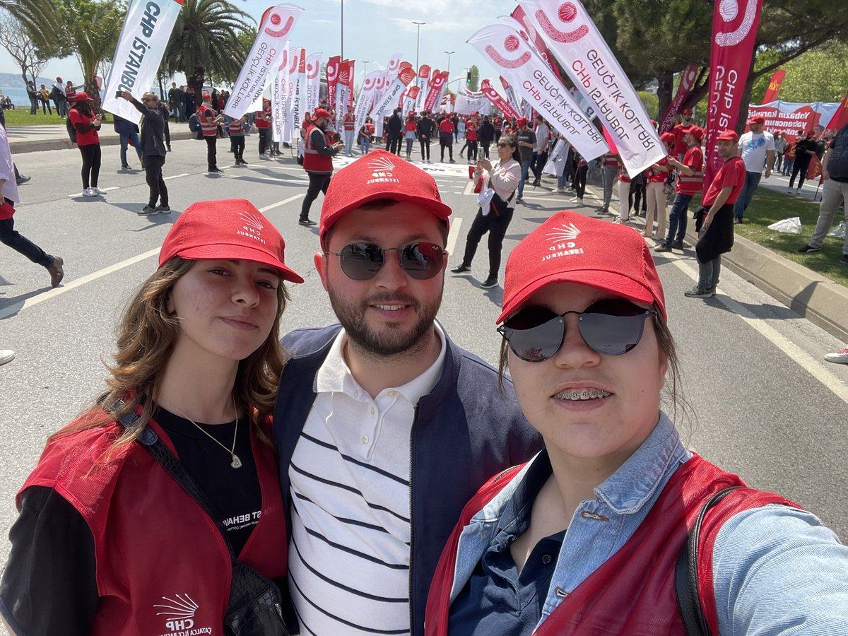 chpcatalcagenc's tweet photo. İşçi ve emekçiyle el ele, kol kola Maltepe'deyiz.

1 Mayıs Emek ve Dayanışma Günü Kutlu olsun! https://t.co/eYXgAaB0nl