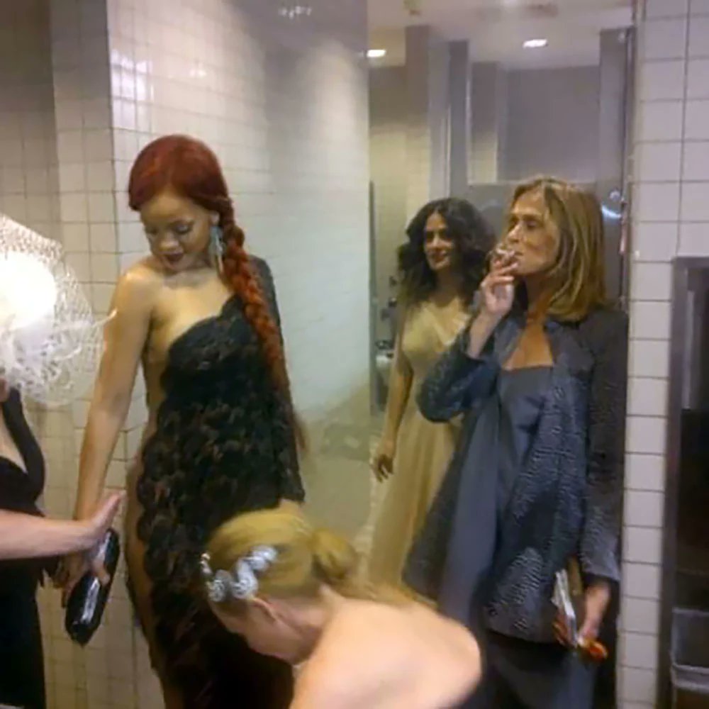 notgwendalupe's tweet photo. celebrities at the met gala bathroom https://t.co/8AtkR3MXmB