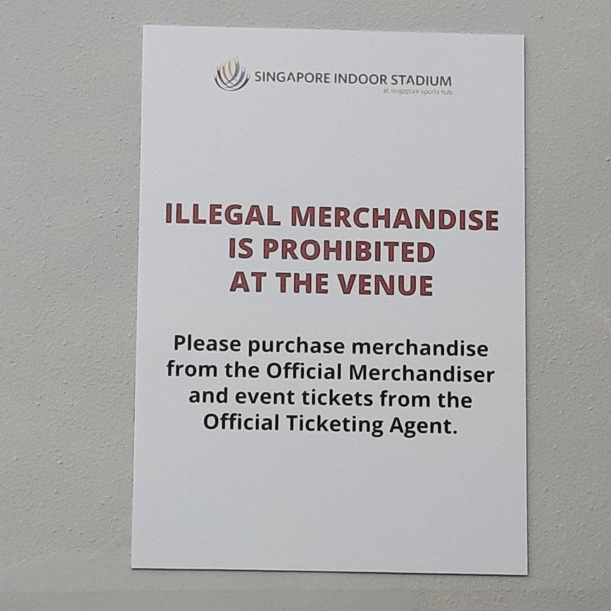 rou__official's tweet photo. Dear concert-goers &amp; fansupport admins,
#SUGA_AGUSTD_TOUR_in_SINGAPORE #ARMY #BTS 

😟 apparently now the staff for concerts in 🇸🇬 SG are more stringent.

A THREAD... https://t.co/89deaz1gtO