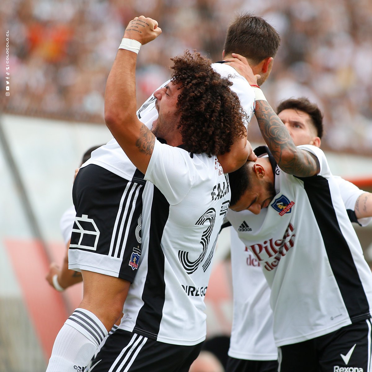 ColoColo's tweet photo. ¡Feliz cumpleaños, 𝐏𝐞𝐥𝐮𝐜𝐚! 👏🏼🎂 

Un año más que celebras junto a Colo-Colo y su gente, que te han visto crecer y demostrar que estas para grandes desafíos 👊🏼⚪️⚫️ https://t.co/r2nYxFq5ga