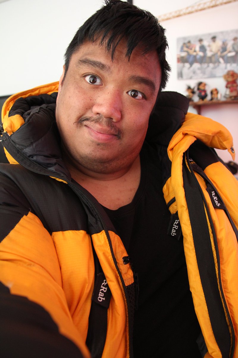 specialpaul's tweet photo. It is "warm but - i love to enjoy this RAB downsuit *mhhh* 
@SchneemannMuc - @medfetmax 
#specialpaul
#downsuit 
#RABUK 
#downoverall 
#downgear 
#puffa 
#Daunenoverall 
#Daunenanzug https://t.co/zhWr56v9dg
