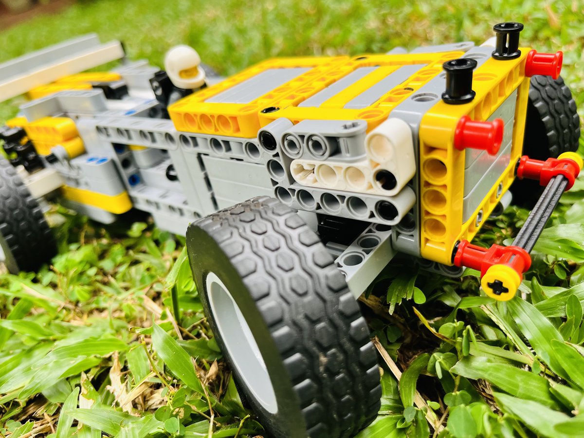 yugeethblocks's tweet image. World’s fastest racing car, Racer #1. Await for more surprising videos of this racing car😀

youtube.com/shorts/Rjl0zt_…

Subscribe me on YouTube and see more of these amazing creations.

#brickbuilder #learnig #kidsengineering #technic #brickbuildings #bricktoys #supercars