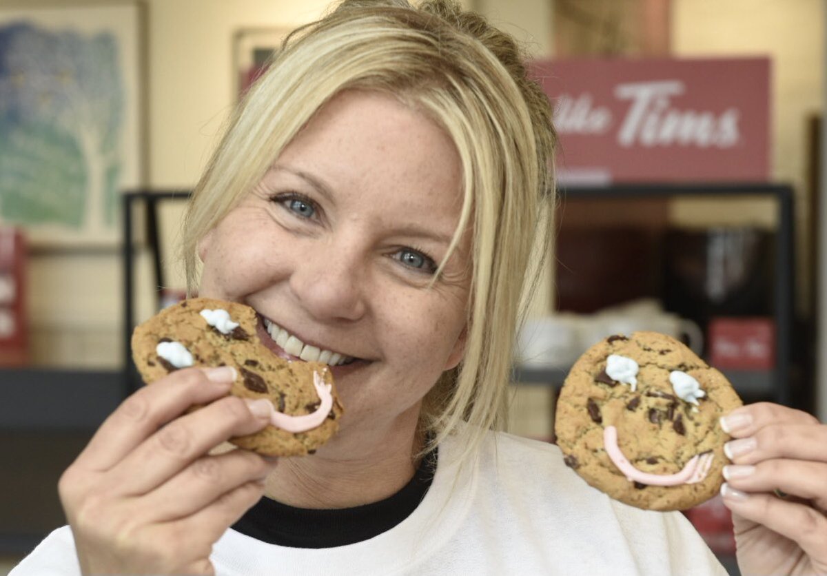SMILE COOKIES: Today kicks off #SmileCookie week (May 1- 7) @TimHortons ! 100% of proceeds from every Smile Cookie supports #local charities & community groups across 🇨🇦, in the #Milton area it’s @darlinghome4kid — a respite & palliative care home for children.