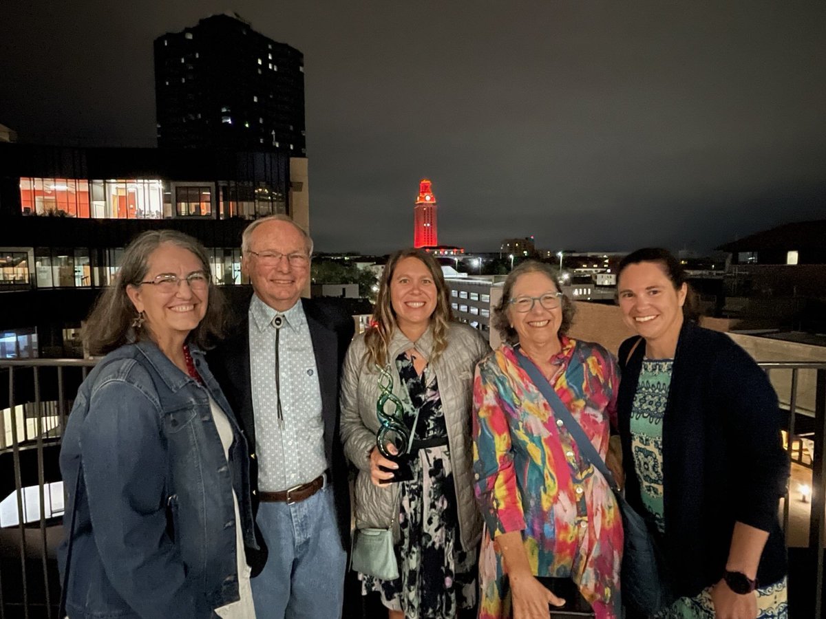 My family was honored to accept the Distinguished Academy of Biomedical Engineering Award from @UTBiomedical on behalf of my late grandfather, AJ Welch. He was a true pioneer in #BiomedicalEngineering and #BiomedicalOptics. His legacy lives on in the work of so many today.