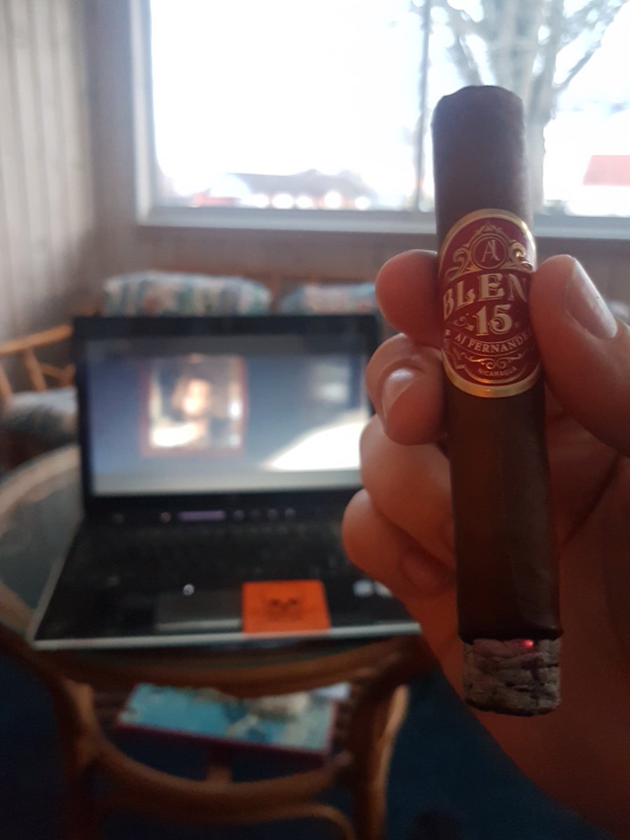 sumpterino's tweet photo. Oftentimes it's the simplest pleasures that grant you the most peace 💯 Also i can't sing Blend 15s praises enough, how @AJFcigars managed to make a cigar this good for a price that low i'll never fathom 👌 #cigar #spring #ajfernandez #AromaTherapy #OldLaptops #Antidepressant https://t.co/hDy3l2q1H5