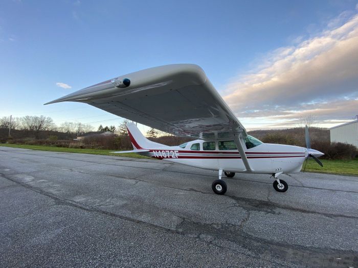 TradeAPlane's tweet photo. 🚨✈️  1966 CESSNA P206 SUPER SKYLANE available for $389,000 USD! 

Dual Garmin G5s, GTN 750, Flight Stream 210, ADS-B in and out (GDL 88), Ryan TCAD, Insight G2 engine monitor, S-TEC autopilot, strike finder, 406 ELT, dual USB charger, and more.

https://t.co/NukQ7WHLRs https://t.co/vJZiWw24Oq