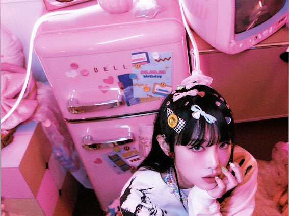 Yena for “Smartphone” Photobook
