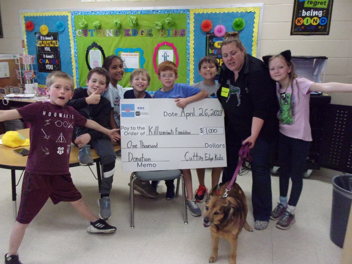 cuttingedgek6's tweet photo. We presented Jeanna and Jayda 🐕‍🦺 from the Killuminati Foundation a check. #givingback #projectpuppy #studentbusiness #realworldscholars #edcorps https://t.co/EgRoeunOXv https://t.co/mvkbSc51K9