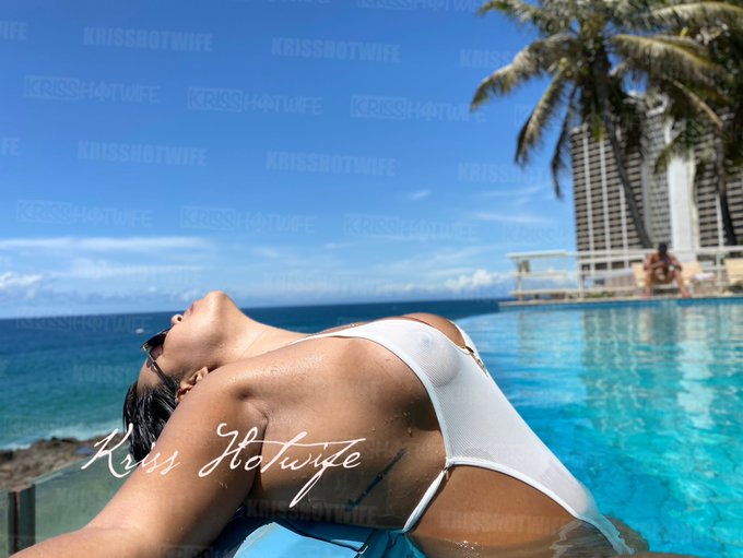 Bom feriadinho amores, t&atilde;o curtindo, descansando?  L&aacute; no site j&aacute; tem atualiza&ccedil;&atilde;o pra vcs💖 Link no perfil