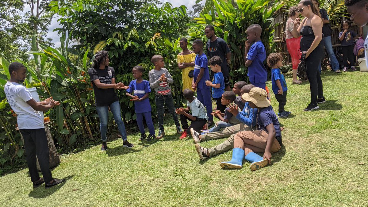 SafeHomeCMR's tweet photo. How do you help build trust with the immigrants and make them feel valued and self-esteemed. ... #PositiveVibes of #ClimsteMobility https://t.co/IA8xLAGKOL