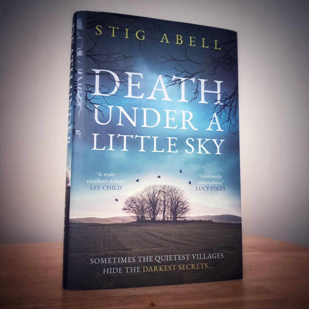 I've just read #DeathUnderALittleSky by @StigAbell. Written by someone who absolutely loves crime fiction. Lots of knowing nods to the genre throughout. A completely original, gripping and atmospheric debut. I highly recommend this brilliant take on detective fiction. Essential.