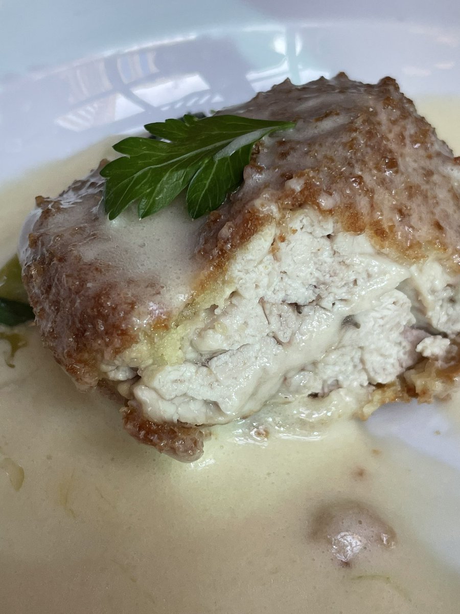 eatinglasvegas's tweet photo. The offal truth: Some of the best food in the world comes from โvariety meatsโ - which are harder to find in #Vegas than a hooker who works on credit.
@Bouchon_Bistro #sweetbreads #boudinblanc ๐๐ซ๐ท๐
@EatTalkRepeat https://t.co/07a7KiKGEf