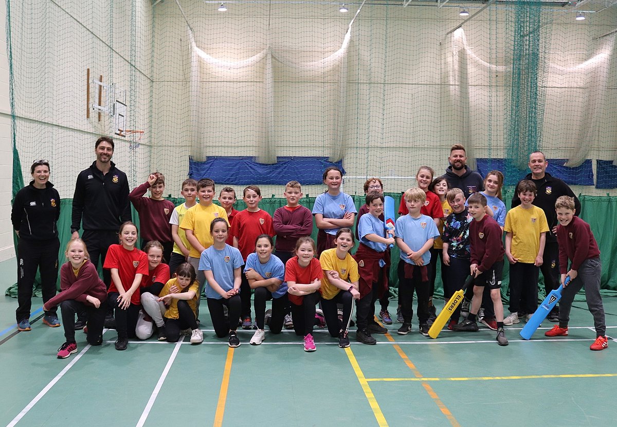 ellesmerecoll's tweet photo. In the first of a series of 'Introducing Sport' Sessions held at @ellesmerecoll, it was wonderful to see so many students in Yr 5 from St. Mary's CiW School, Overton enjoying Cricket with staff from both schools.

For more and photos visit:
https://t.co/TmuS1mlAW0 https://t.co/Xv40d1HXX5