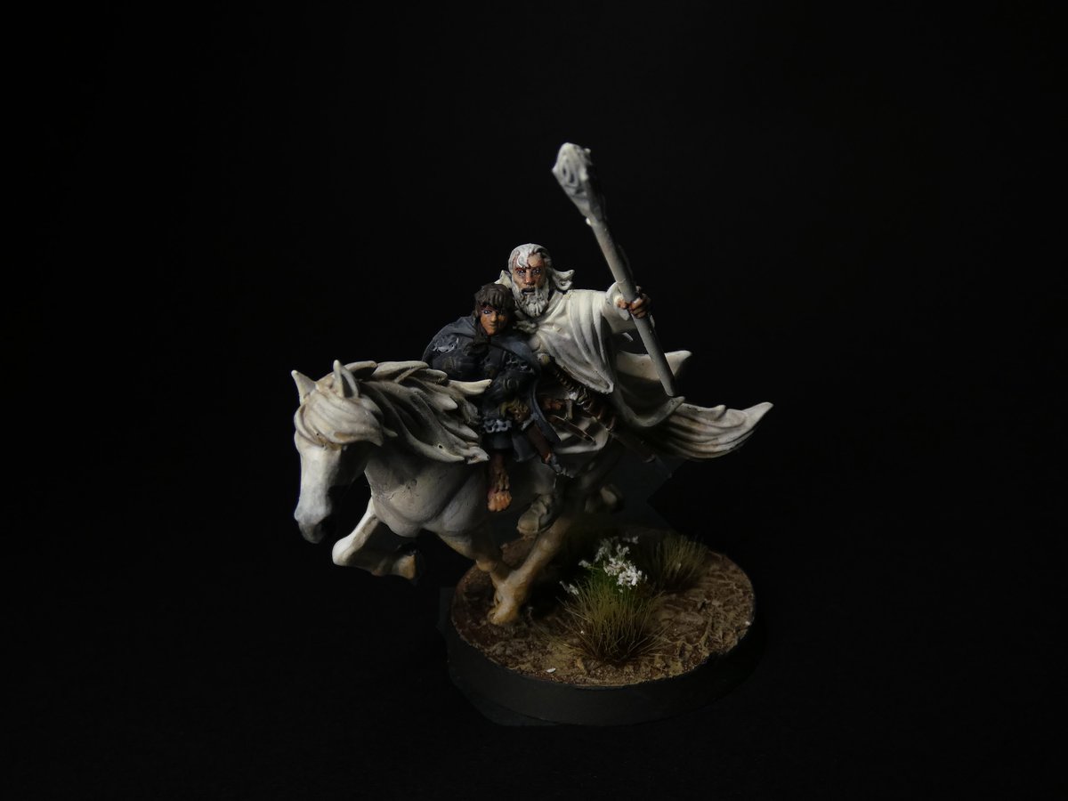 elotheror's tweet photo. Nothing beats a Shadowfax ride on the Pelennor fields.
#peregrintook #gandalfthewhite #gandalf #middleearth #paintingminiatures #miniaturepainting #gamesworkshop #warhammercommunity #warhammer #Lordoftherings #Shadowfax https://t.co/3DJ9TcwESx