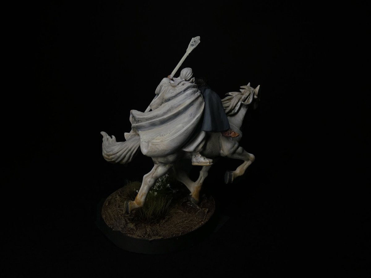 elotheror's tweet photo. Nothing beats a Shadowfax ride on the Pelennor fields.
#peregrintook #gandalfthewhite #gandalf #middleearth #paintingminiatures #miniaturepainting #gamesworkshop #warhammercommunity #warhammer #Lordoftherings #Shadowfax https://t.co/3DJ9TcwESx