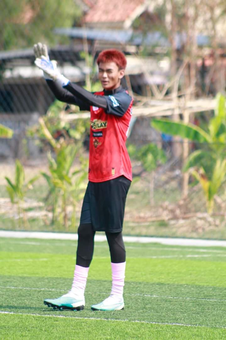 นักฟุตบอลอบต.
ชอบครับ ใส่แบบรัด E3
#กางเกงสเตย์