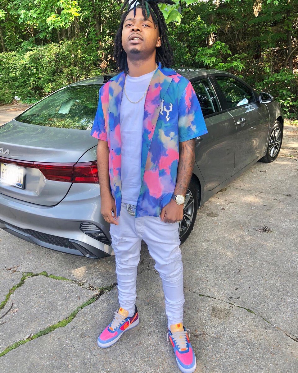 liltrap_205's tweet photo. Ima Hot Boy I Bring The Fire To Da Trenches 🔥🏚️ #HIMOTHY https://t.co/zk6Uv3F7IA