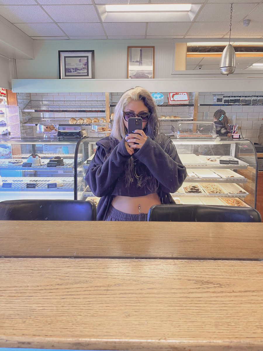 RoryGata's tweet photo. hey. i’m really going to try and get used to this whole “tweeting” thing. be patient with me 🥺 or you can find me on IG - rory.g 💋 https://t.co/aw6gpUQqGB