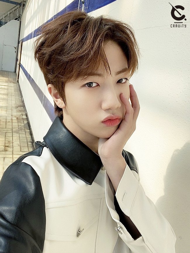 TimeTo_HWJ's tweet photo. 200502 크래비티 공식 팬카페 [CHAL-KAK] Break all the Rules 촬영현장 원진 Selfie 모음.zip

#n년전_오늘의_원진
#원진 #함원진 #WONJIN
#크래비티 #CRAVITY https://t.co/mFXiNzWN8A