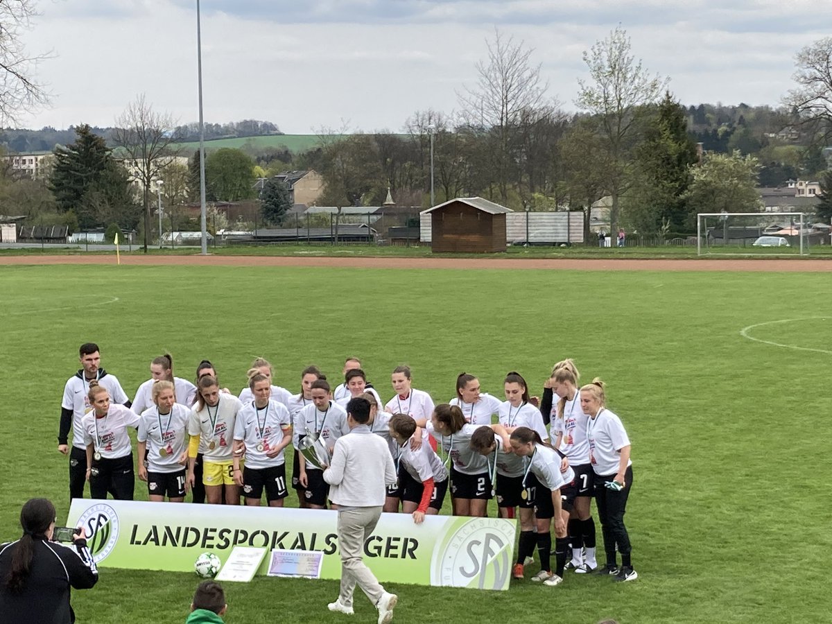 HenzeJens's tweet photo. #RBLFrauen2
#cfcRBL #SachsenPokalFrauen
Sachsenpokalfinale Frauen
(SFV Landespokal)
Chemnitzer FC - RB Leipzig II
Endstand 0:2 (0:1)
🏆 verteidigt ✅ https://t.co/6Yz82kXd6f