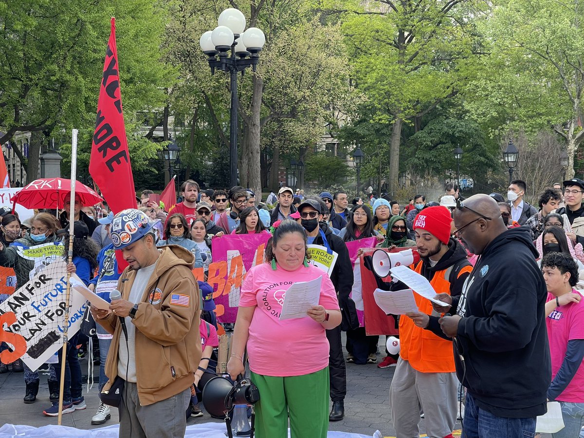 DesisRisingUp's tweet photo. A worker skit for #MayDay! A story about workers from different industries talking about their working conditions and what all workers deserve… over momos 😋 #FundExcludedWorkers #EndUnjustFirings https://t.co/UCrHpCNUk7