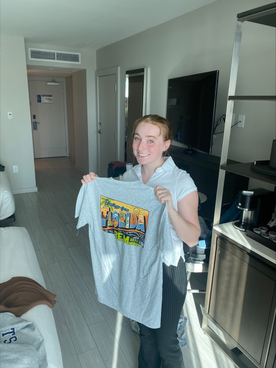 Fiona Kelley (GEV '23) presented at the 51st Annual Benthic Ecology Meeting in Miami, FL over the weekend. Her research, with Dr. Tory Chase, focused on #coralreef dynamics. Great job, Fiona!