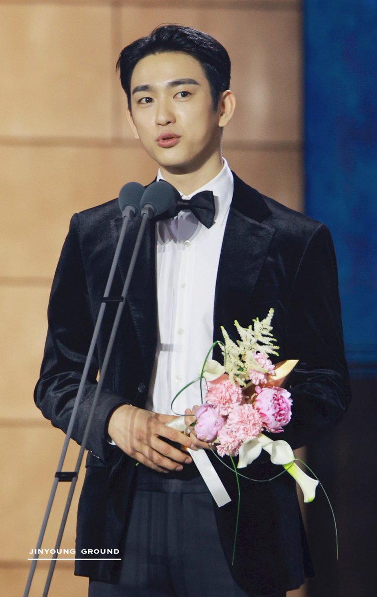 Jr_ground's tweet photo. 230428 Baeksang Arts Awards 
💐✨💐✨💐✨💐✨💐✨💐

@JINYOUNG 💙✨💙✨💙
#Jinyoung  #박진영 
#크리스마스캐럴 
#ParkJinyoung_Baeksang2023 https://t.co/dg3i24kGYG