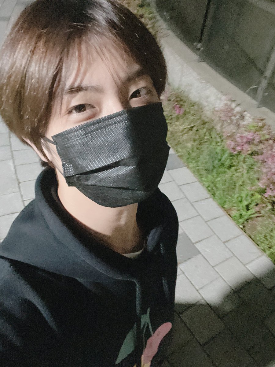 TimeTo_HWJ's tweet photo. 210502 크래비티 공식 팬카페 Comment

날씨가 좋은날엔 운동이죠!! 🔗 https://t.co/kD4SWRsh1k
항상 사랑해요 러비티😍😍 🔗 https://t.co/zfjsuVZ2uV

#n년전_오늘의_원진
#원진 #함원진 #WONJIN
#크래비티 #CRAVITY https://t.co/MlJRssbyAq