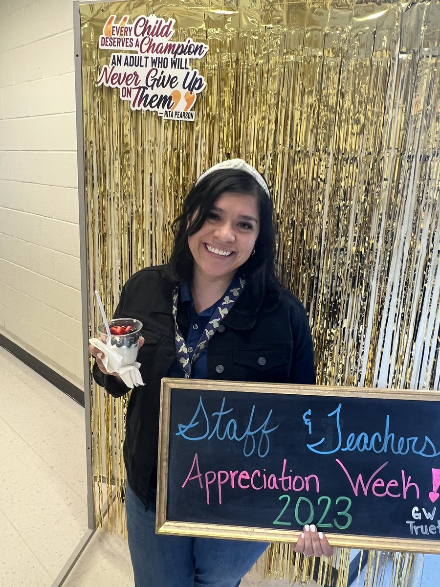 PrincipalBernal's tweet photo. What a sweet way to start a Marvelous Monday for Teacher and Staff Appreciation Week! Celebrating 5/01-5/05! Thanks to Continental Electronic Corporation for sponsoring our morning treat! #TAW2023 @ACEDallasISD @DanforDISD @TeamDallasISD https://t.co/mp6FRM5yFM