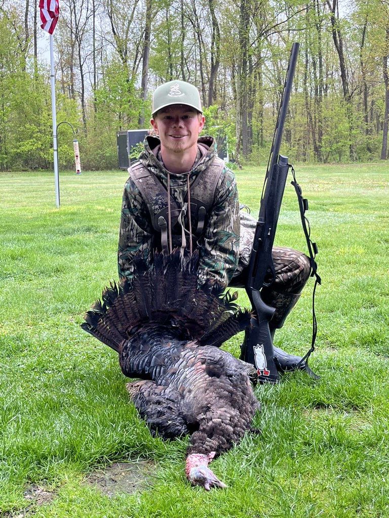 paboyzoutdoors1's tweet photo. Staffer @louie_hortert05 sealed the deal on this jake right before noon on Saturday! The @h3_gamecalls worked their magic and the @tidewe_official turkey vest worked out perfect!
#tidewe #turkey #turkeyhunting #h3gamecalls #cantstoptheflop #dirtnap #jellyhead #shootemintheface https://t.co/zguYFGFM6e