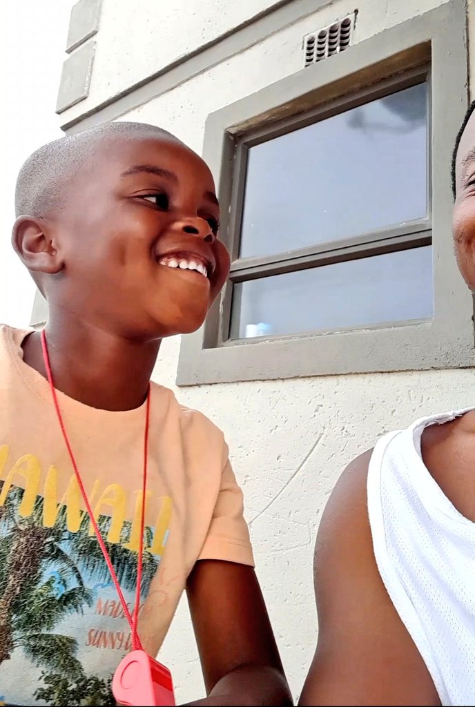 ChristopherNgc8's tweet photo. Find someone who looks at you like this. https://t.co/MxKEoe8mb1