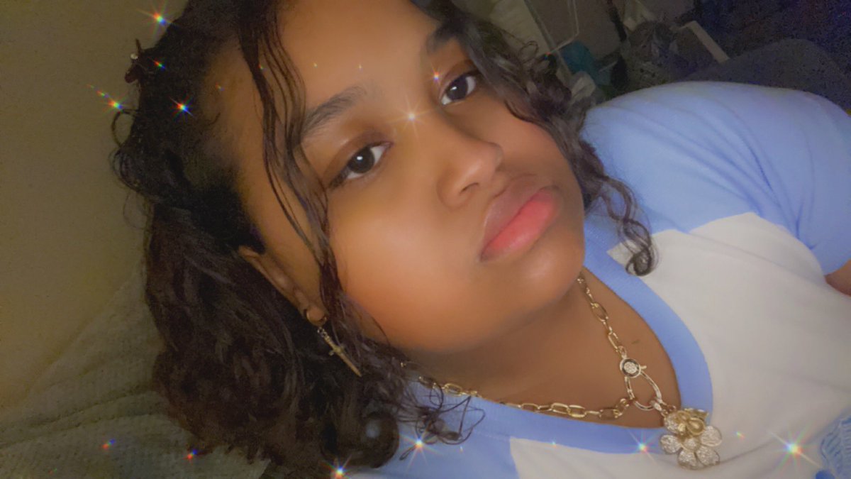 alisgamecube's tweet image. one for the money, two for the hoes 🌼