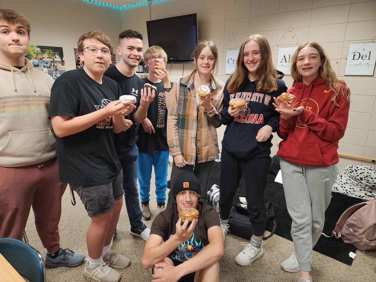 pomerjul16's tweet image. When your Zero hour students have 100% submission of their #createtask for #APCSP the Friday before its due you supply the donuts! 
1 week till the test!
