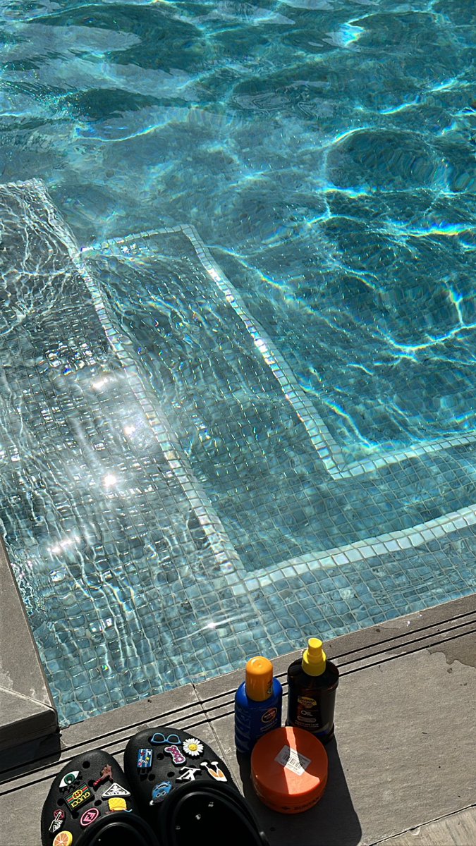 The7m4's tweet photo. Summer ☀️ https://t.co/C0bDt6ykIw