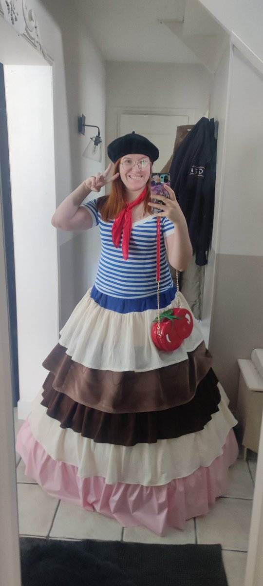 lady_octo's tweet photo. C'est pas encore tout à fais finis, et le projet a évolué en court de route, mais en vrai vous en pensez quoi ? 🙏
Je pense faire un petit tablier bleu par dessus !
#MiraculousLadybug #Miraculous #MiraculousCosplay #Glaciator https://t.co/A94w3kY2CE
