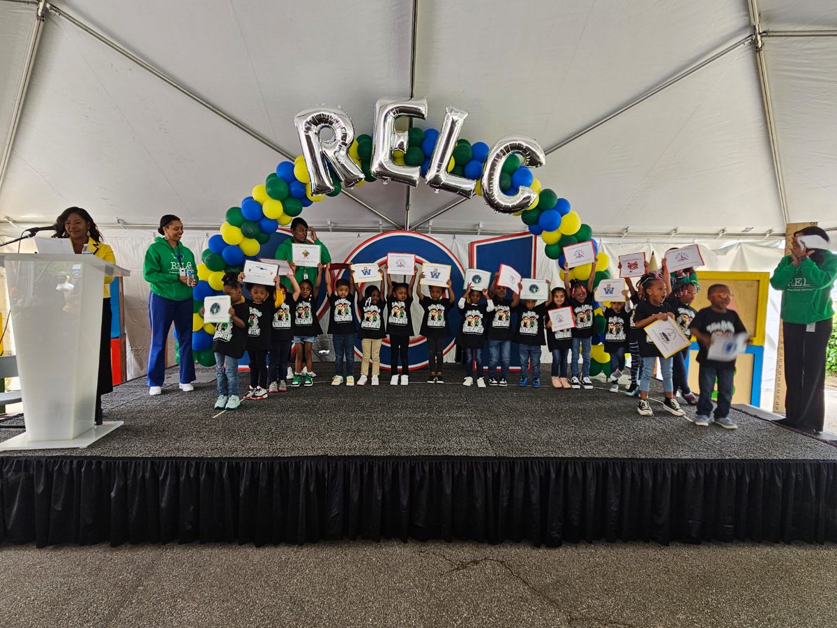 MSCSK12's tweet photo. A BIG commitment for the tiniest scholars! 

@Ridgeway Early Learning Center hosted its Kindergarten Signing Day, celebrating the next steps for these students in their academic careers. Congratulations to the Class of 2035! https://t.co/2YWDf8yYQo