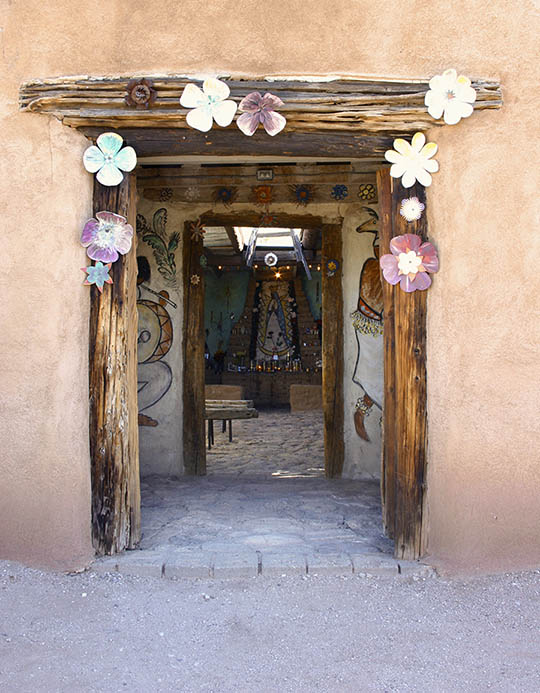 RT @DeGraziaGallery: DeGrazia built the #MissionInTheSun in honor of Our Lady of Guadalupe calling the mission his most durable and important piece of art. #TedDeGrazia #DeGrazia #Artist #NationalHistoricDistrict #Adobe #Architecture #Tucson #Arizona #AZ…