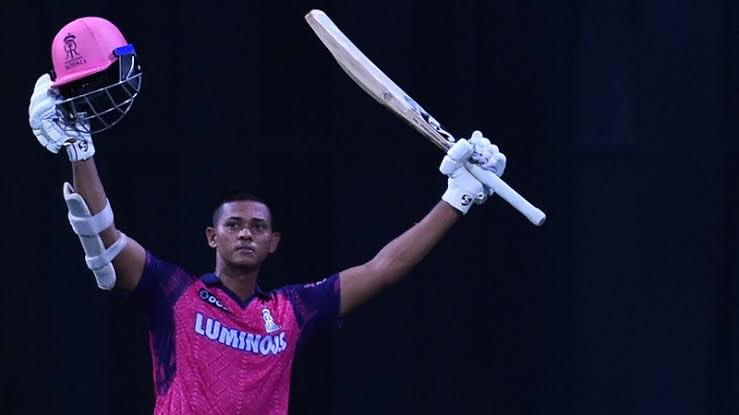 GREAT STORY THIS re #YashasviJaiswal 👏🏻🥲👌🏻 Literally from living in a tent, selling food at night to survive, &amp; scored/fetched balls in club cricket to make some extra cash whilst living alongside the Mumbai Sports Ground in #India - TO a #RajasthanRoyals contracted player who