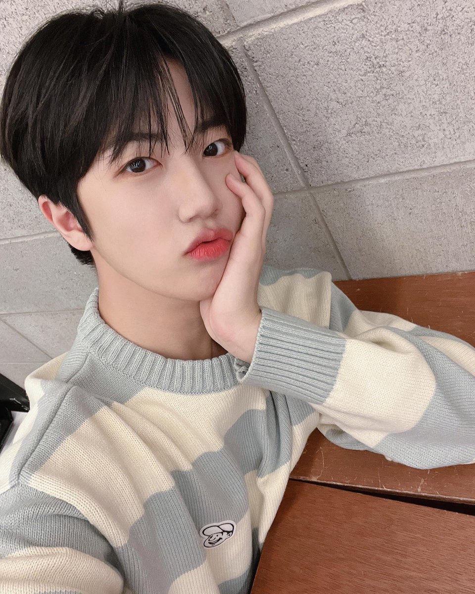 TimeTo_HWJ's tweet photo. 220502 크래비티 공식 인스타그램 C-LOUD

🔗 https://t.co/Mc1LjgoVwj

#n년전_오늘의_원진
#원진 #함원진 #WONJIN
#크래비티 #CRAVITY https://t.co/wfW9wIpitq