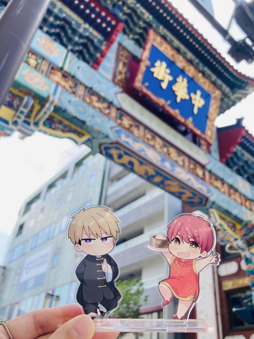 今日は担当さんと諸々の打ち合わせも兼ねた横浜へおまだか聖地巡礼してきました🙌他は実際の場所とフェイクの背景混ぜて本編の背景にしてますが4枚目のツリーのシーンはガチでこの場所なので感慨深かったです😌 