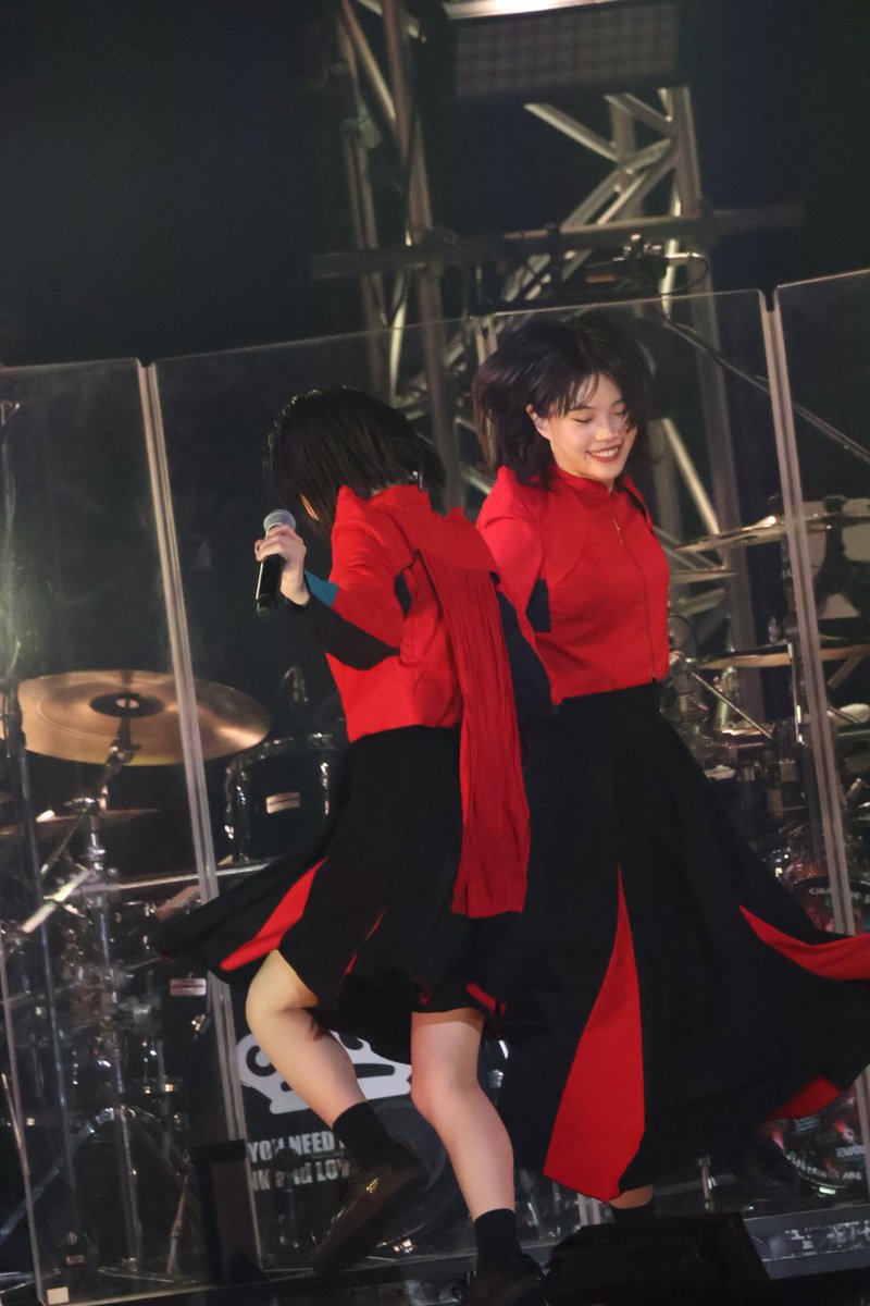 3sEJI7XFVAqHes5's tweet photo. マイラン衣装、#UVERBiSH で見れてほんとよかった。
もうメンバーが着てる姿を見れないかと思うと感慨深い。
TAKUYA∞さんにあらためて感謝だ。 https://t.co/WRq1x7fchI
