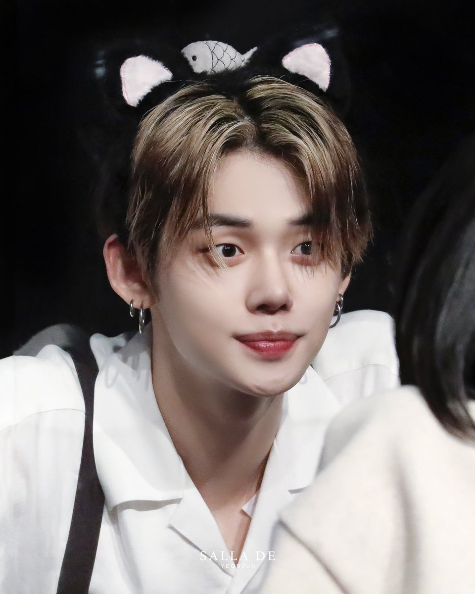 yoaa_11's tweet photo. @Rooorolon92 @Luisanabts 🦁
#투모로우바이투게더 #TOMORROW_X_TOGETHER
#연준 #YEONJUN https://t.co/nZSOzbXVu0