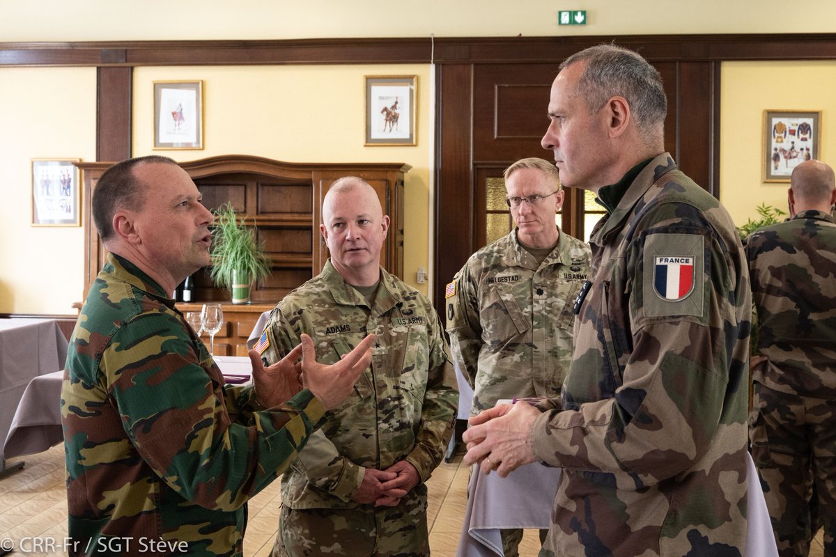 1FRCorps's tweet photo. ⭐️⭐️⭐️⭐️⭐️ 
LTG Emmanuel Gaulin, COM @RRCFrance, welcomed today General Pierre Schill, the french army chief of staff (@CEMAT_FR) at the Mailly camp.

This was an opportunity to present the status of the #ORION23 4th phase exercise organised by the @RRCFrance.

@armeedeterre https://t.co/KCx4Wqf0kl